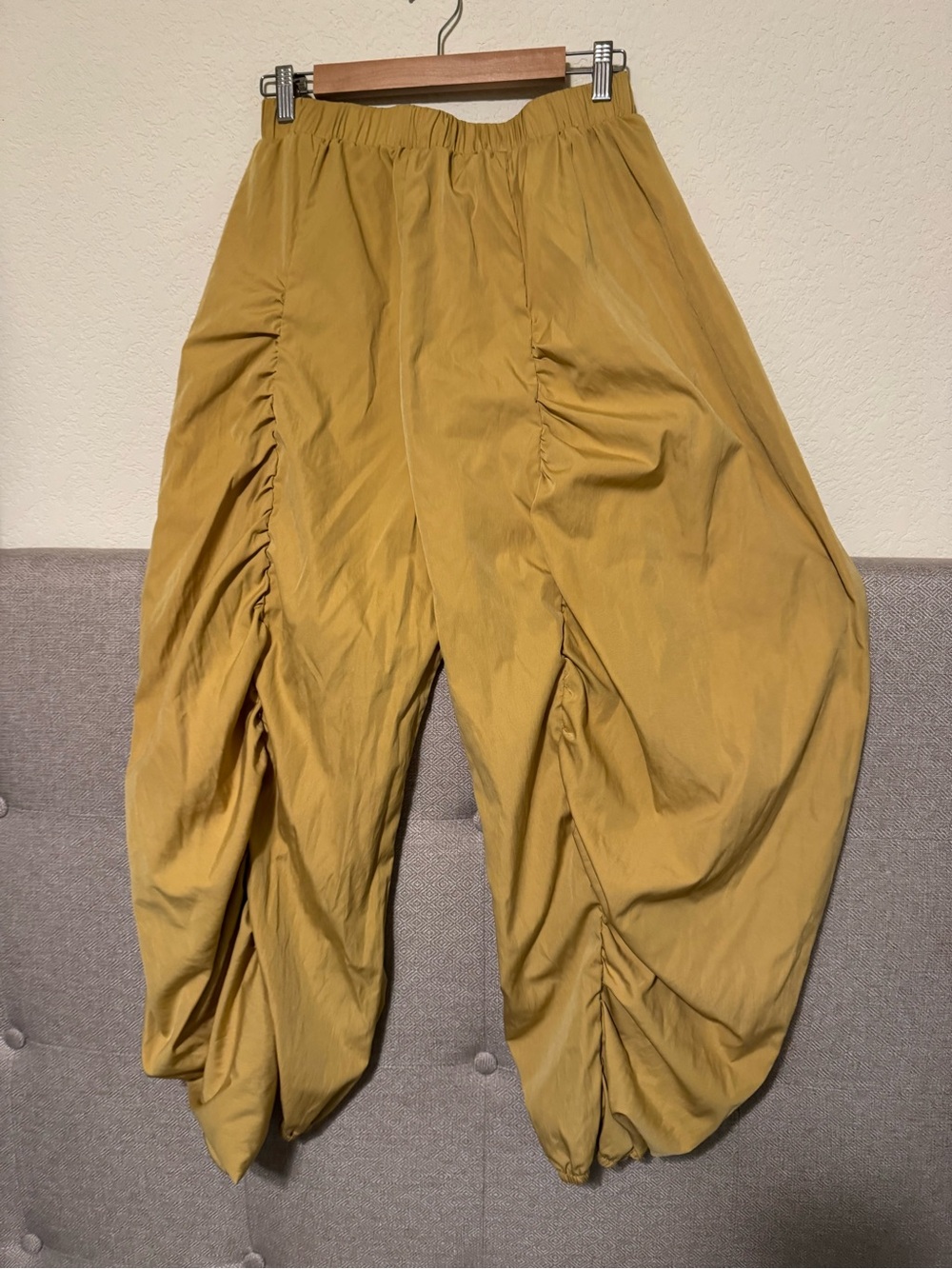 Women’s Relaxed Gathered Mustard Pants